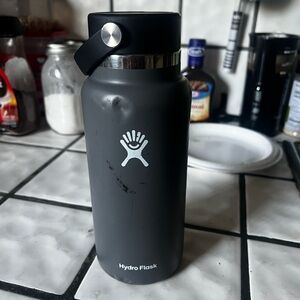 Hydro Flask Dark Gray Bottle